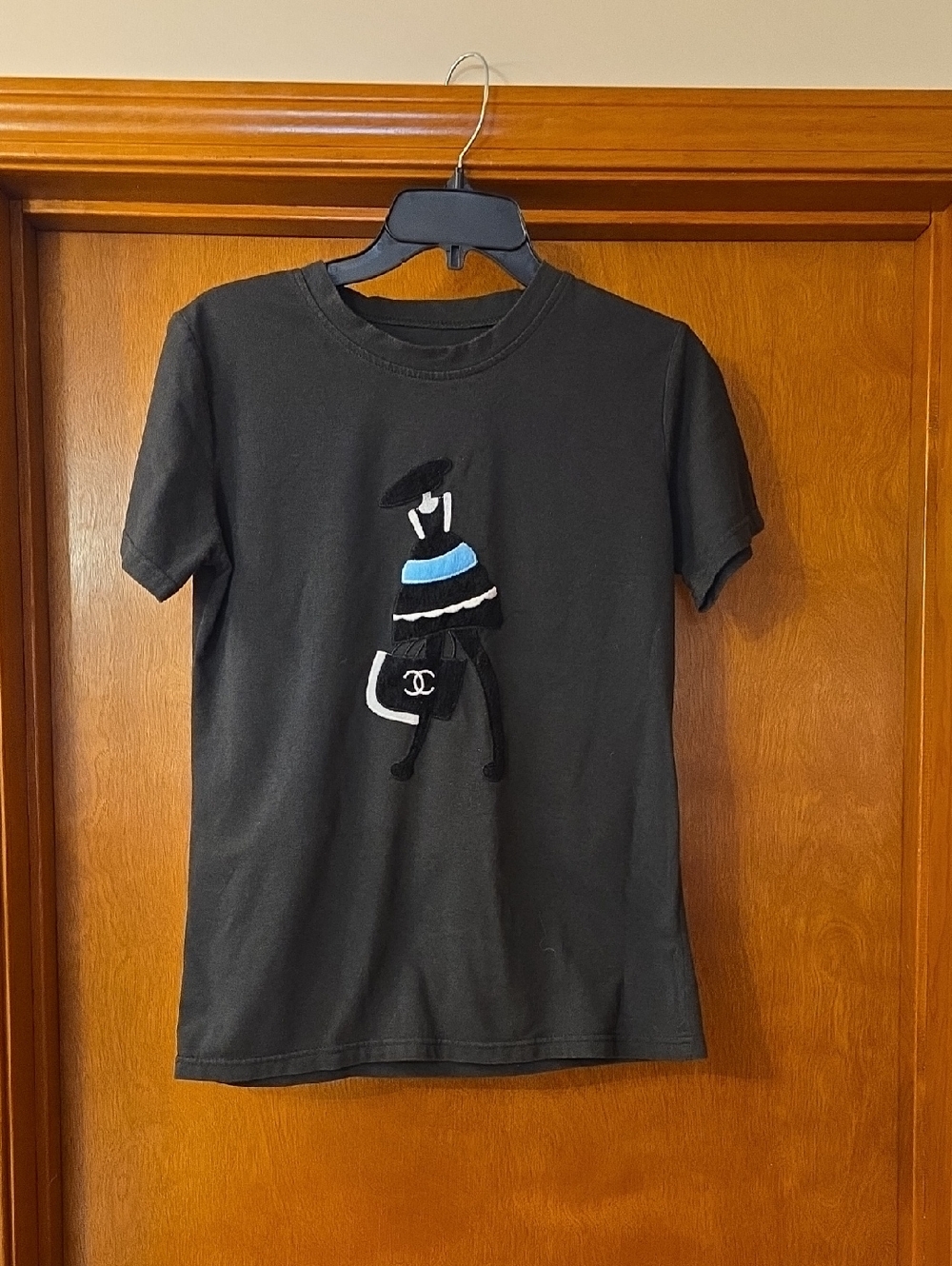 Black  Short-Sleeve Graphic Tee with Blue Accent